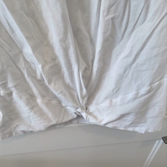 2 for $12 Sale! Fabletics Cropped Crew Neck Tee XL - Picture 6 of 7